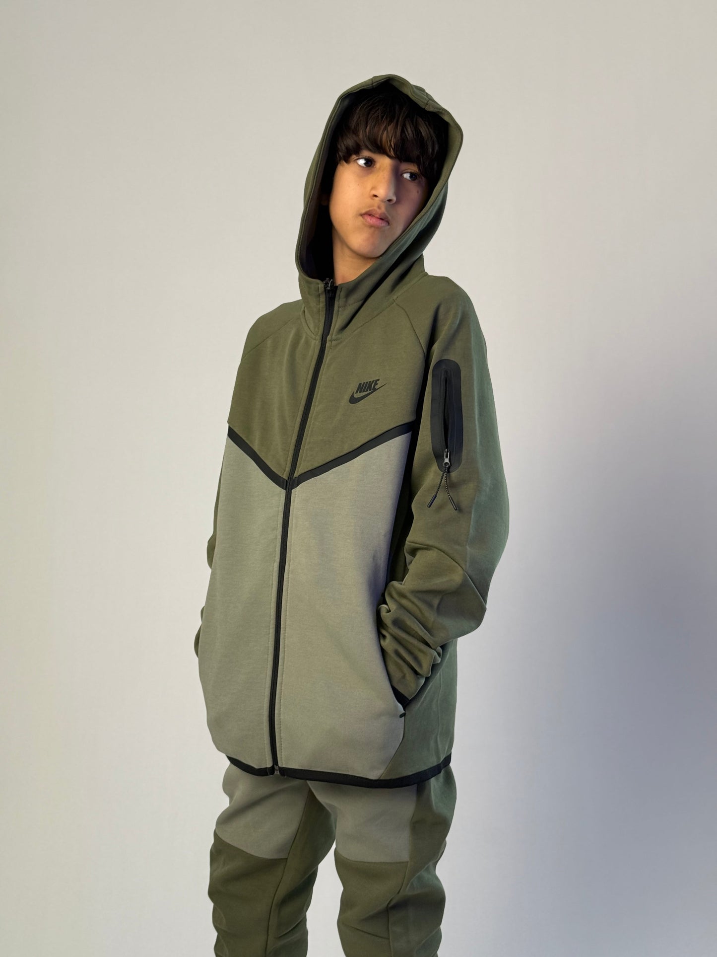NEW NIKE TECH KADDY
