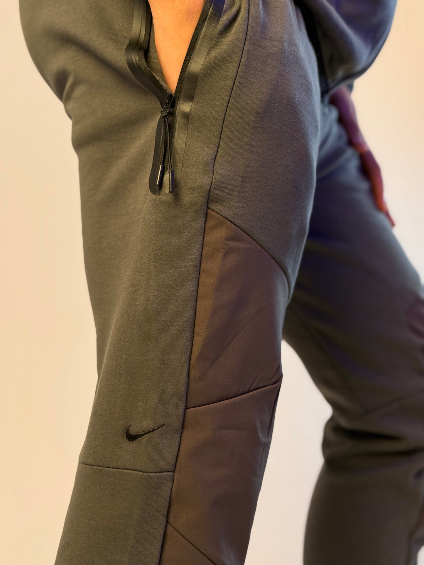 NIKE TECH WINDRUNNER 2026