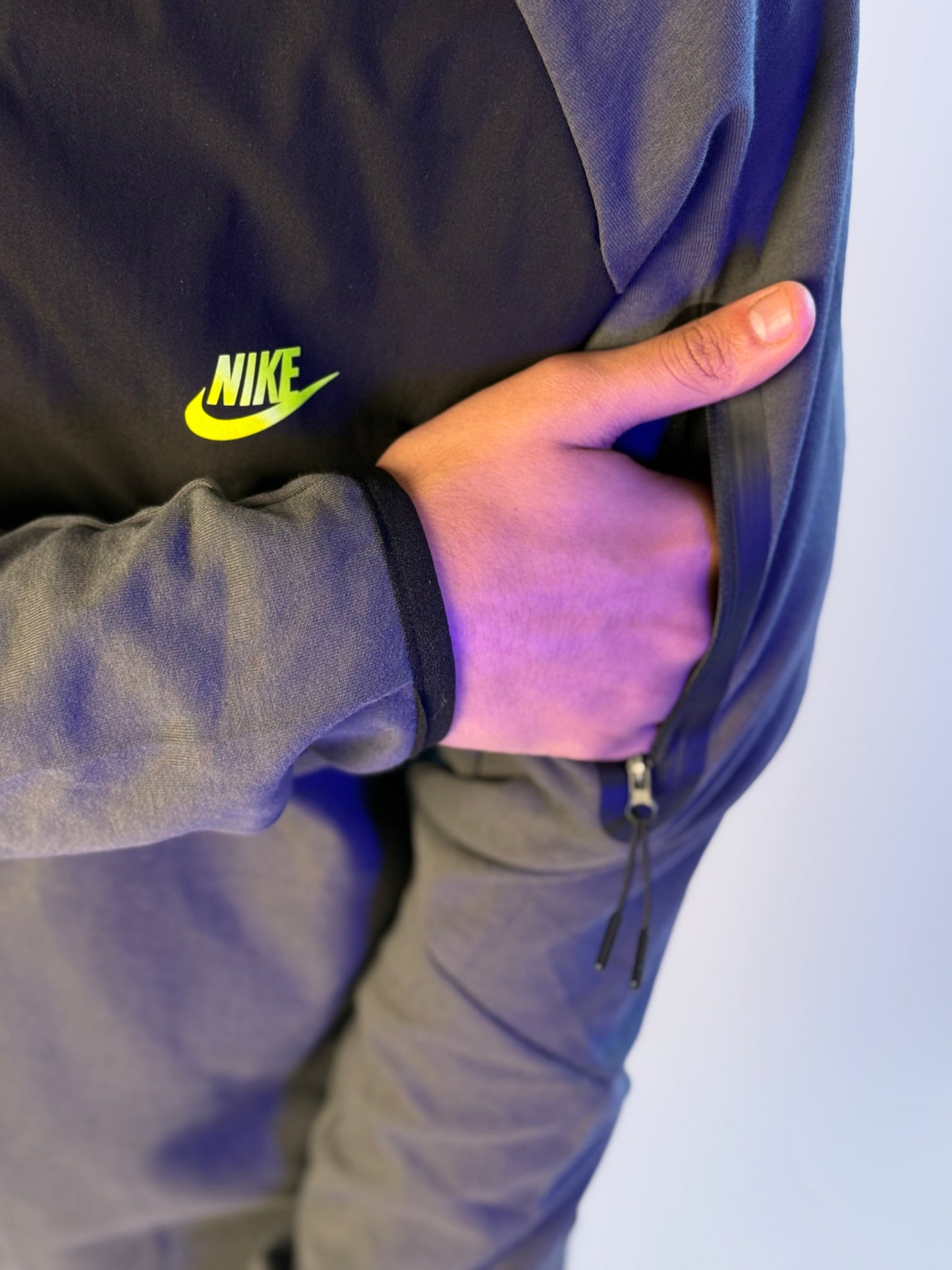NIKE TECH WINDRUNNER 2026