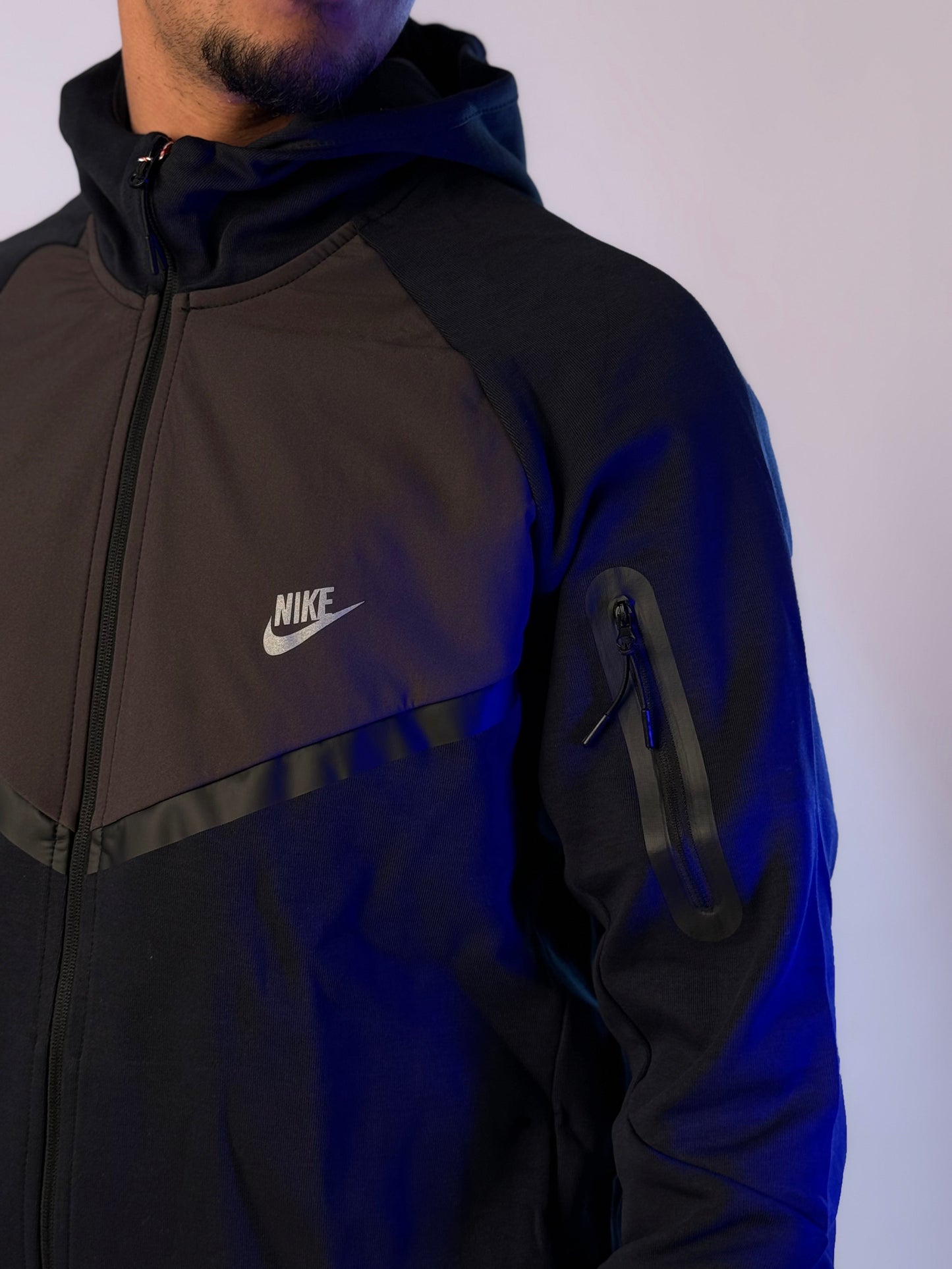 NIKE TECH WINDRUNNER 2026