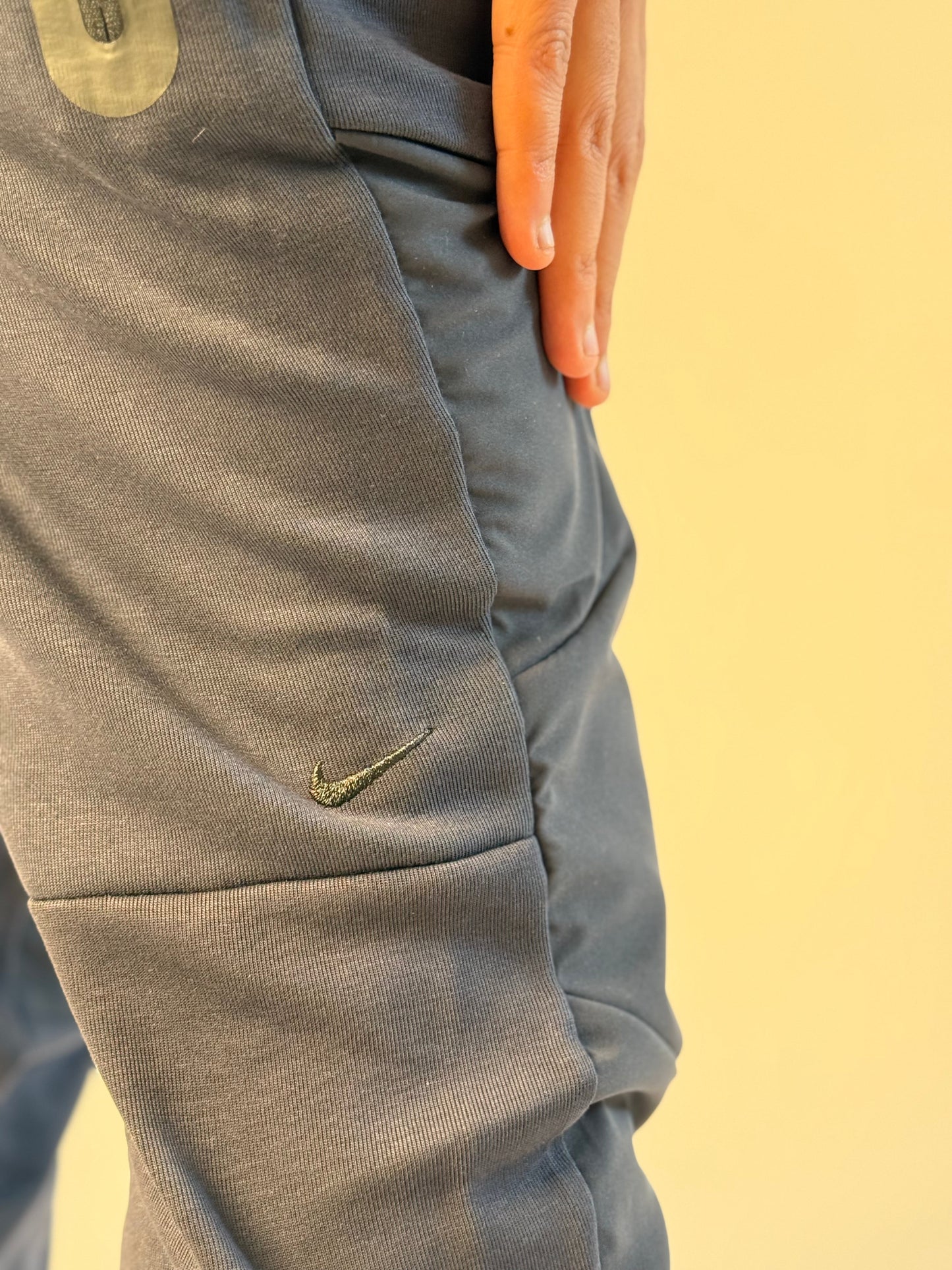 NIKE TECH WINDRUNNER 2026