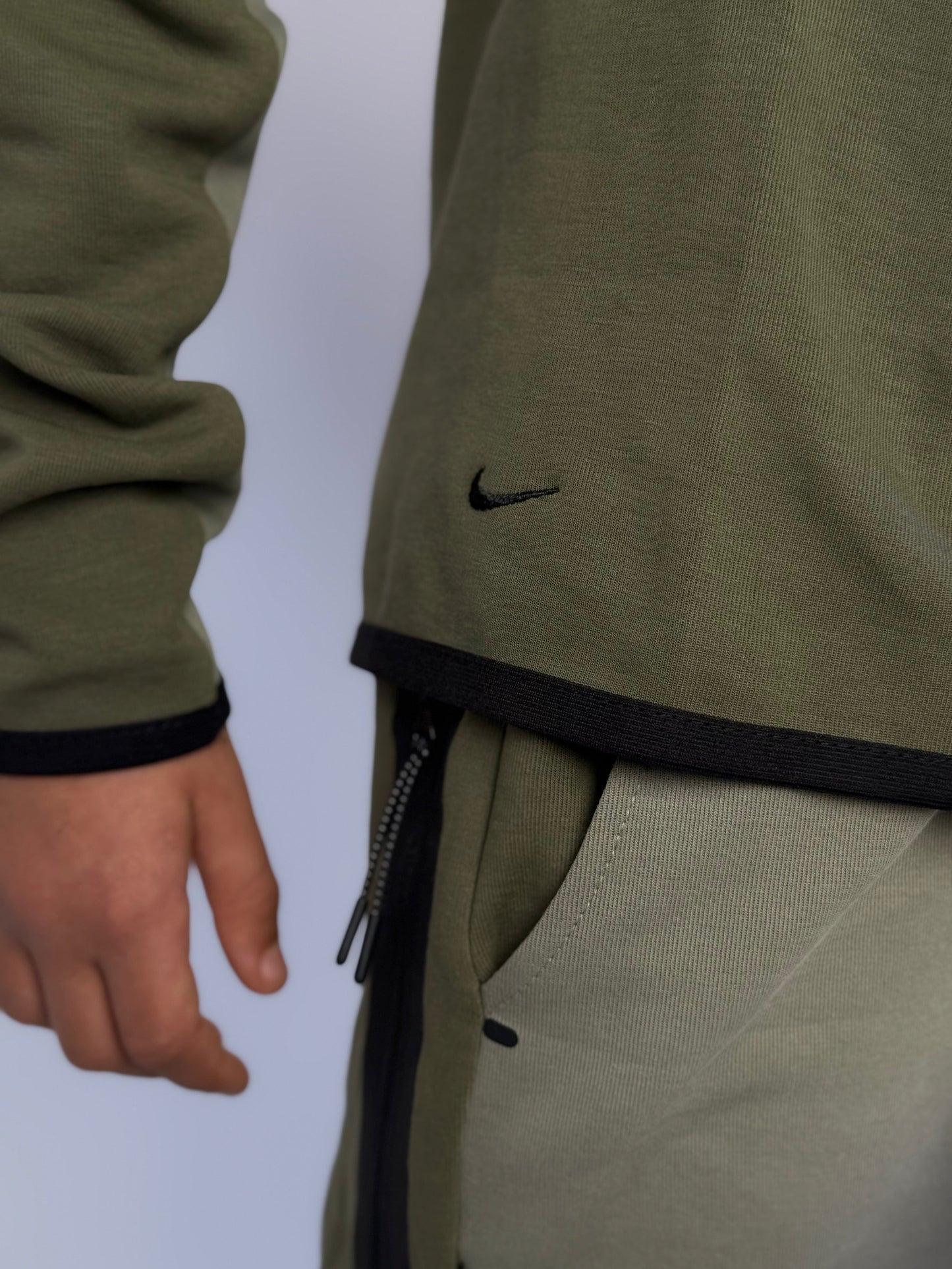 NEW NIKE TECH  KADDY