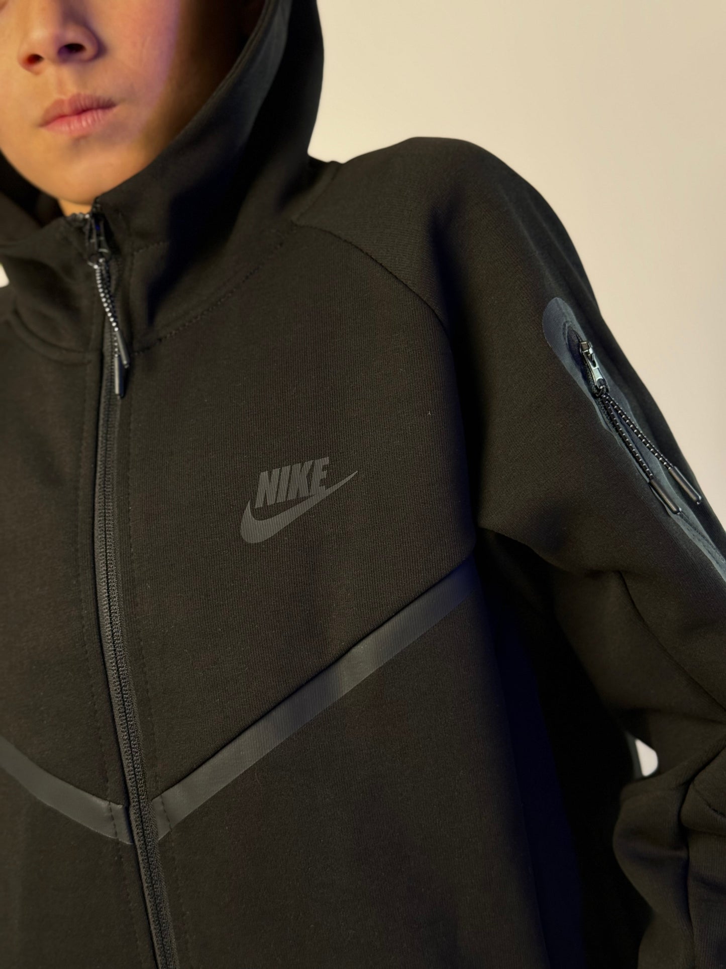 NEW NIKE TECH  KADDY