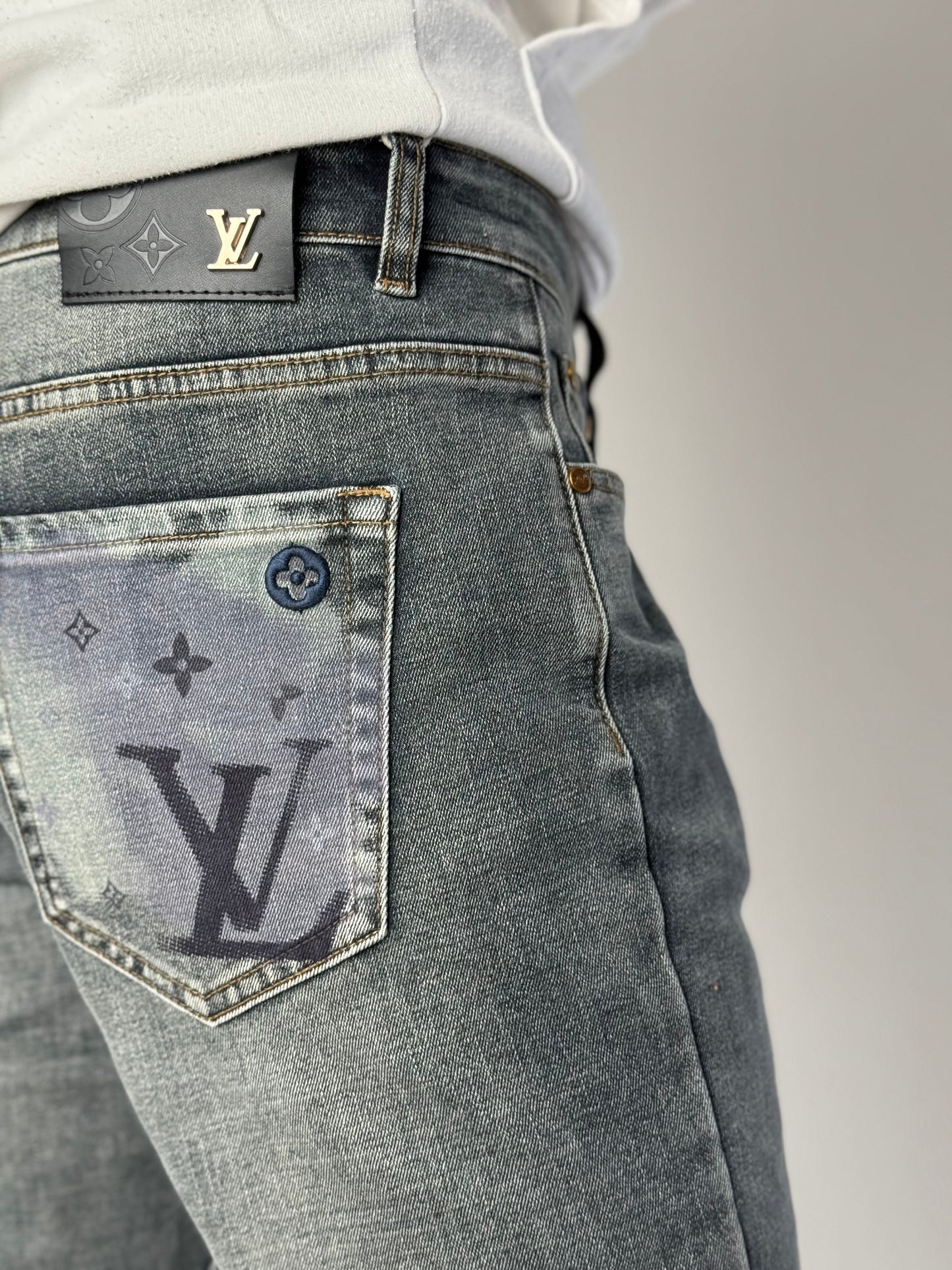 LOUIS VUITTON JEANS