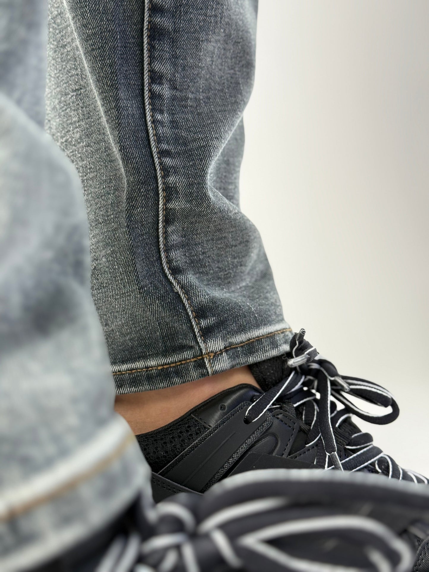 LOUIS VUITTON JEANS